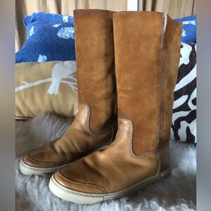 Frye Gemma tall shearling camel leather and suede boots. Round toe. Nonslip sole